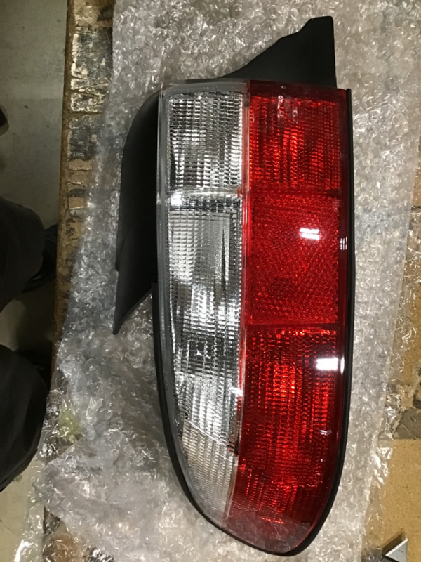 ANZO 1996-1999 BMW Z3 Taillights Red/Clear | 221131 Scratch & Dent