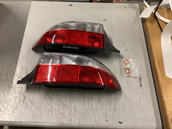 ANZO 1996-1999 BMW Z3 Taillights Red/Clear | 221131 Scratch & Dent